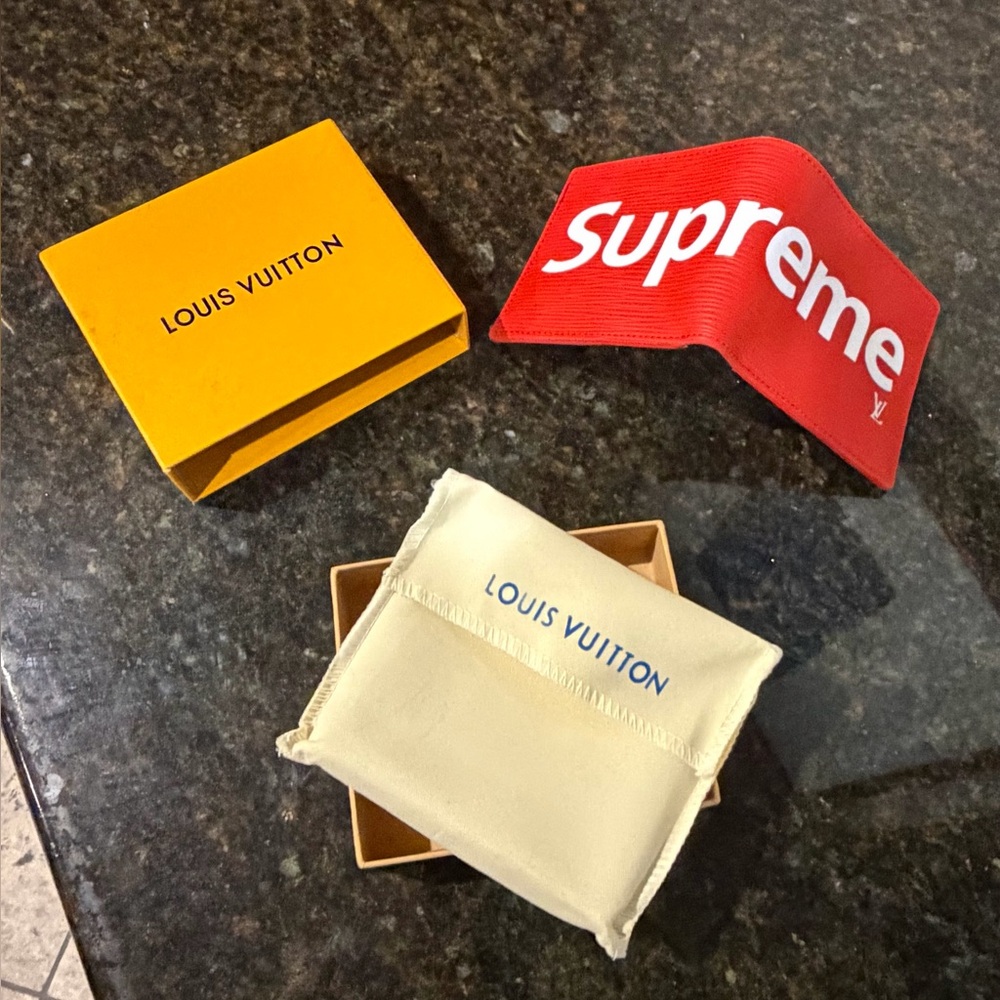 Red Wallet